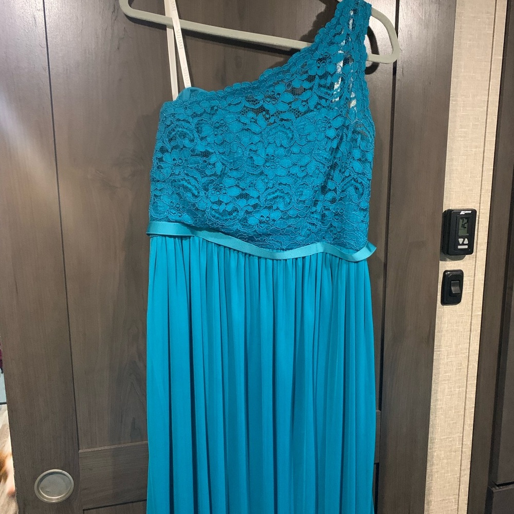 David’s Bridal Dress Style # F17063 Oasis color